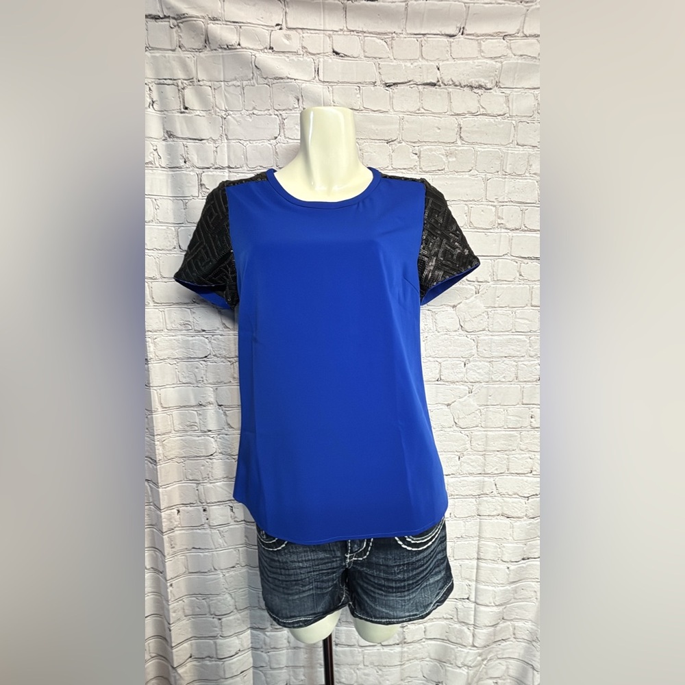 Women’s medium TCEC blouse